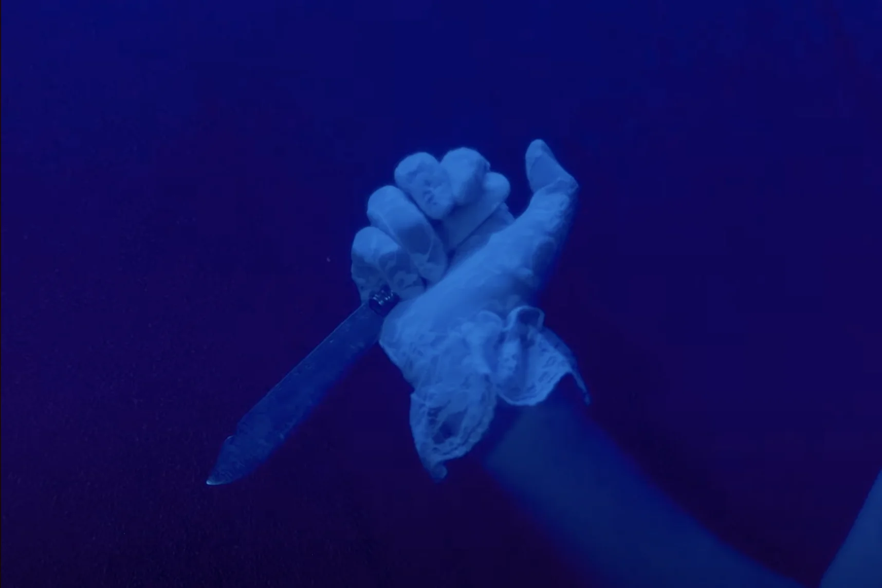 Jennifer Bite - Image 4